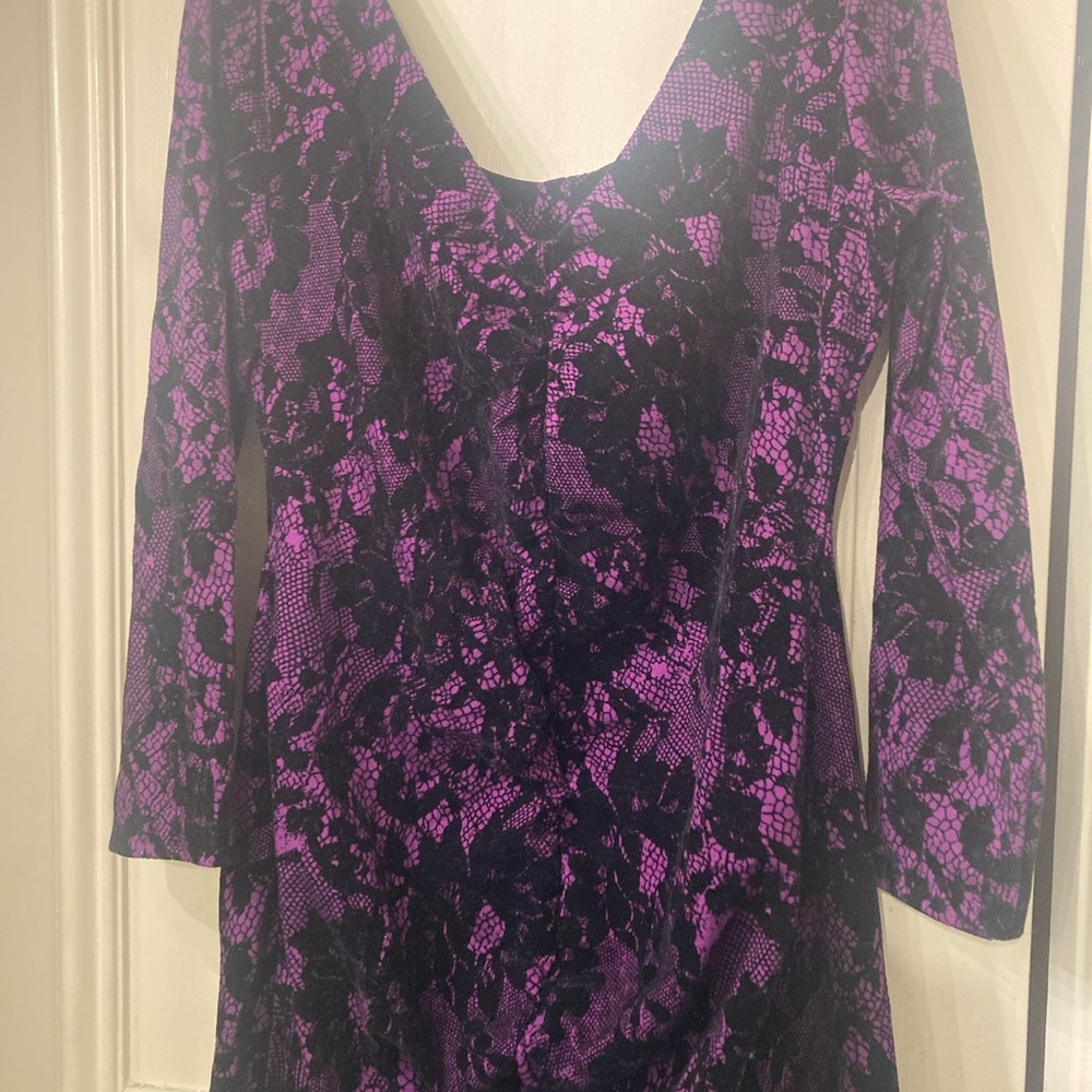 NWT Betsey Johnson velvet lace print purple and black ruched back dress, sz L